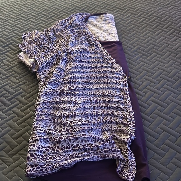 Jaclyn Smith Purple and White Top - Picture 3 of 10